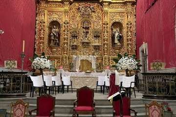 Preparación de los pasos de la Semana Santa de San Juan/Francisco Javier Santana.